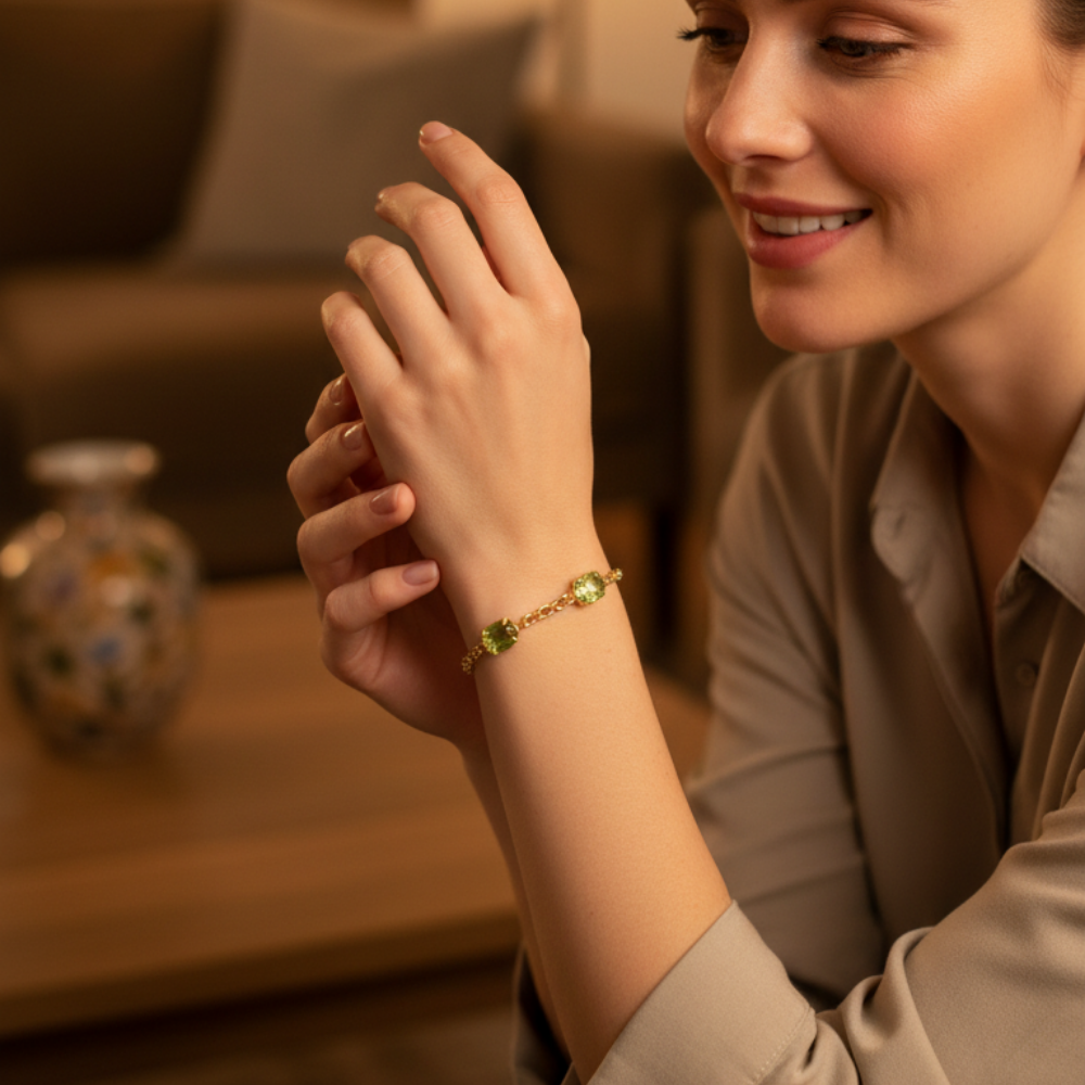 Bratara Aurie cu Cristale Smarald